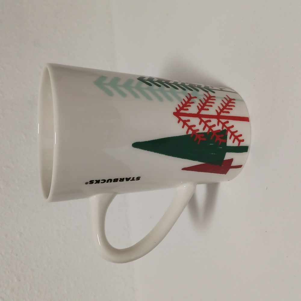 STARBUCKS CHRISTMAS TREE CERAMIC MUG 16 OZ
